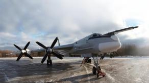 РФ вперше у бойових умовах втратила Ту-95 - супутникові знімки авіабази 