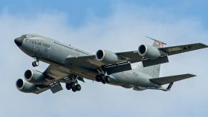 З повітряного дозаправника у "друшляк", з’явились перші фотографії KC-135 після зустрічі з іранською балістикою