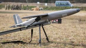 Що такого особливого в середині дрона Hornet, яким вирізають російську логістику, звідки він взявся та які його ключові особливості