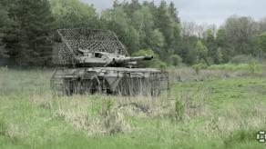 З’явилися нові рідкісні кадри колісних танків B1 Centauro - рекордний постріл на 11 км та що ще розповідають військові