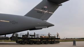 США треба було аж 73 рейси C-17, щоб перекинути батальйон Patriot і це для них тривожні новини