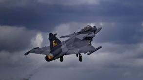 Яка подія у 2027 році має допомогти окреслити розвиток повітряних сил Швеції "після" чи "разом" з Gripen