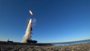 Яку далекобійну зброю РФ дійсно може швидко перекинути у Венесуелу для атаки США замість "Орешника"