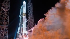 США повертається на Місяць, але тепер заради багатомільярдної системи ПРО Golden Dome, у ділі SpaceX та Blue Origin