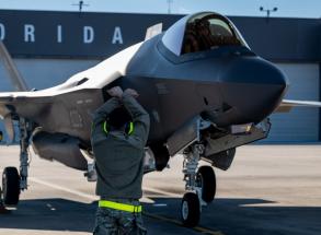 Нові F-35, що постачаються без РЛС, не лише "сліпі", вони без РЕБ для захисту від винищувачів та ЗРК