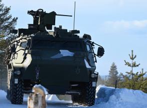 Хоча Patria 6x6 надходили Україні від Литви без бойових модулів, Німеччина та Швеція озброять свої модулями Protector RS4