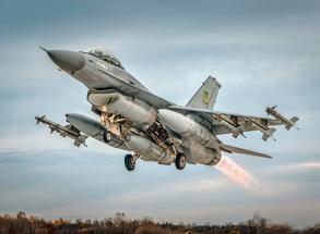 Українські F-16, морські дрони та ЗРК FrankenSAM отримають більше ракет AIM-9 із запасів Німеччини у 2026 році