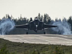 Чи може F-35 злітати з доріг, як хоче Італія, і наскільки таке взагалі складно реалізувати