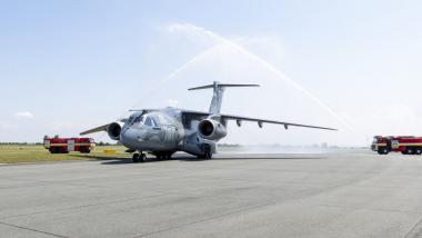 У Embraer похвалилися, як швидко вони поставили перший C-390 для Чехії, але все одно вийшло із затримкою