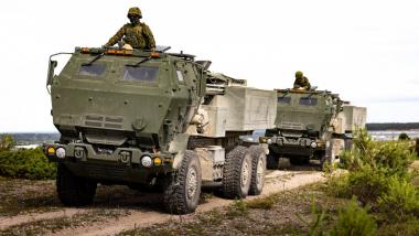 У Естонії заговорили про закупівлю ракет та далекобійних дронів в Україні, якщо США вже загальмували постачання зброї, включно з HIMARS