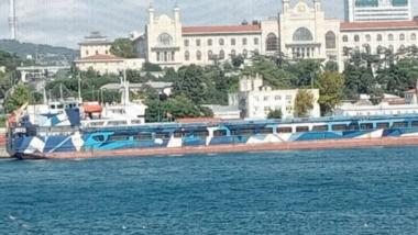 Щоб захистити свої суховантажі, рашисти фарбують їх у 100-річний камуфляж часів Першої світової війни, але їм це не допоможе й ось чому