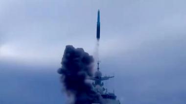 Як морський дрон впритул наблизився до китайського есмінця, який тепер може бити гіперзвуковими ПКР