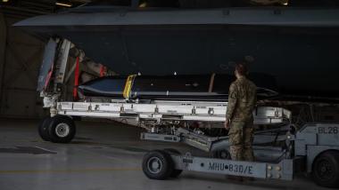 Вперше на бомбардувальнику B-2 засвітилася ракета LRASM, якою можна топити китайські чи російські кораблі