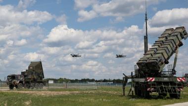 Які країни Європи зараз критично залежать від США у антибалістичних ракетах та потенційно зацікавлені у альтернативі, але чи можна їм це довести