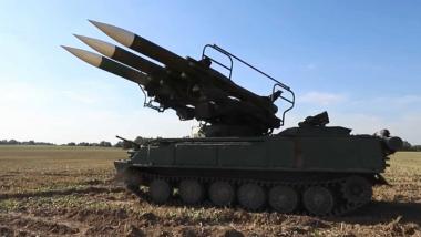 Як проти реактивних "Шахедів" працює FrankenSAM на ЗРК "Бук" з AIM-7 і як стріляє радянський ЗРК "Куб"