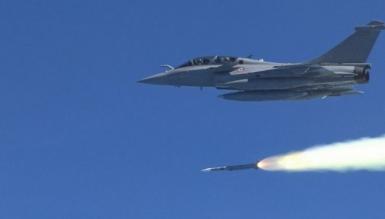 Щоб збивати винищувачі рашистів за 200-300 км, Франція схоже швидко адаптує Aster 30 на літак у вигляді COMET, й це дуже актуально для України