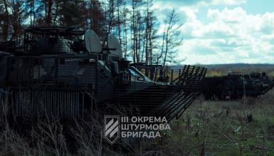 Які переваги у перетворенні БТР-60 з 1960-х років на роботи-камікадзе, як це зробили у Третьому армійському корпусі ЗСУ