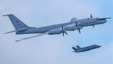 РФ зараз не має Ту-95К-22 під Х-22, то для чого ця історія із Ту-142, скидом буїв та авіаносцем HMS Prince of Wales