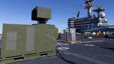 У ВМС США відпрацювали ерзац-посилення кораблів бойовими лазерами, які просто закріплять на палубі ланцюгами