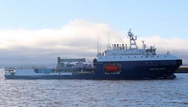 Рашисти аж 9 років будували танкер "Валентин Рыков", який для дронів гарна ціль, але з одним "але"