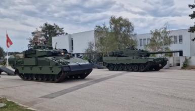 Австрія, яка відмовляє Україні у постачанні зброї, отримала перші модернізовані танки Leopard 2A4NV та БМП Ulan NV
