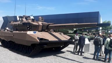Що за танк CAPINT на шасі німецького Leopard, який може замінити французькі Leclerc та в чому буде його найбільша проблема
