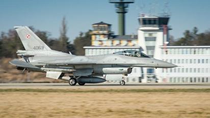 Польща має всього 40 пілотів на 47 F-16, і це не рахуючи потреби на FA-50, F-35 та AH-64 Apache