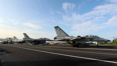 На Тайвані втомилися від затримок США з F-16 та говорять про компенсації через суд, але чи можливо це