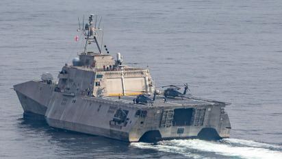 Поки Трамп вимагає у Європи направити до Ірану кораблі, США відвели свої за 5000 км та списали єдині тральники