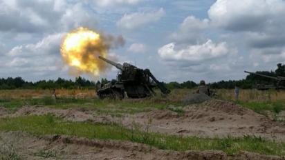 Збройні Сили України демонстративно готують до бою гігантські САУ 2С7 "Піон"