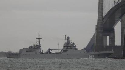 Куди РФ веде армаду одразу в шість великих десантних кораблів