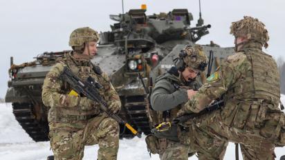 Велика Британія скорочує армію та до 2030 року списує 13 зразків озброєння, включно з AS90 та Stormer