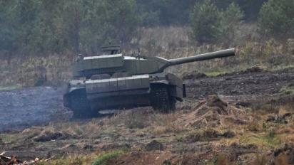 РФ на "Центр-2026" вперше показала ТШРК "Штурм" на Т-72 в двох варіантах, що це таке взагалі