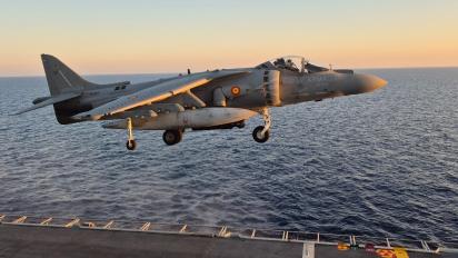 Іспанія буде літати на 45-річних AV-8B Harrier, щоб не втратити авіаносець за пів мільярда євро, потрапивши у пастку F-35B