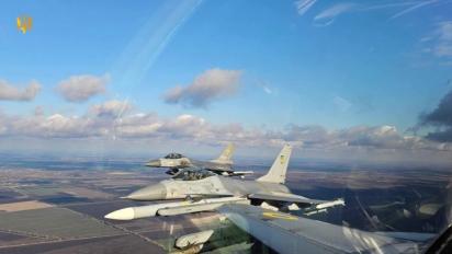 Основою авіації ЗСУ вже стали F-16, але МіГ-29 та Су-27 досі важливі, що ще про це пишуть в RUSI