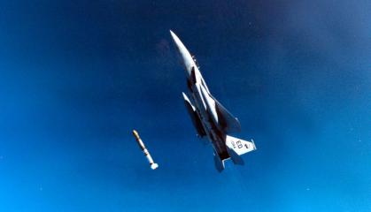 F-15 ракетою ASM-135 ASAT збив супутник у космосі рівно 40 років тому: як тоді вирішили цю задачу