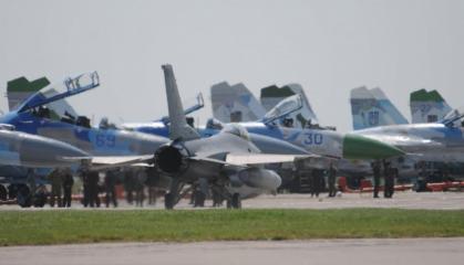 Хто шукає заміну списаним МиГ-29 та підсанкційним Су-30, чому навчання на F-16 триватимуть довше та інші новини тижня від Defense Express