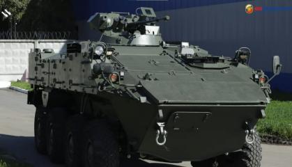 Перші фото доведеної версії нового БТР-22 рашистів, дешевої копії К-17 "Бумеранг", але все ще без обіцяної башти