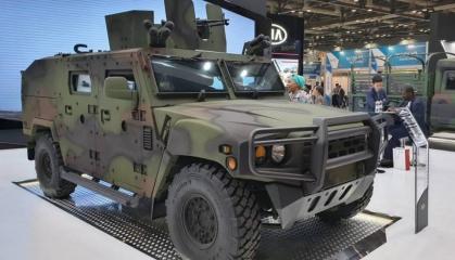 Чи віддасть Велика Британія Україні свої Land Rover Defender, якщо їх будуть замінювати на південнокорейські KLTV