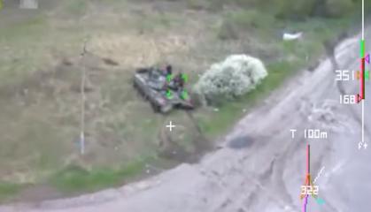 З’явилося перше відео з камери дрона-камікадзе Switchblade : бійці ССО нищать окупантів 
