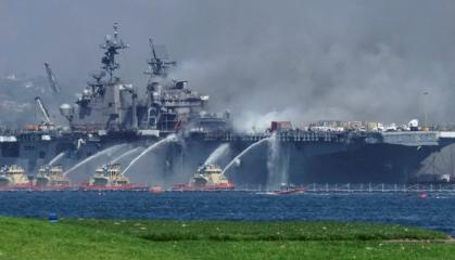   ВМС США вирішило утилізувати зруйнований пожежею УДК Bonhomme Richard 
