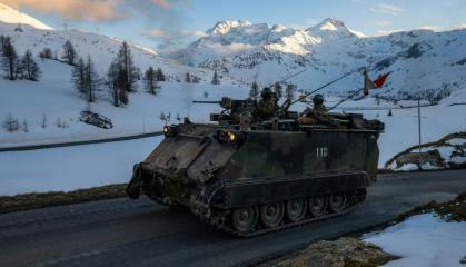 Через кілька місяців після ремонту знову заборонили використовувати БТР M113 у Швейцарії, які нема кому обслуговувати