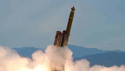 КНДР випустила одразу 18 ракет KN-25 під час навчань (відео)