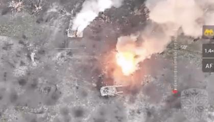 ЗСУ знищили колону бронетехніки рашистів: детальне відео розгрому ворожих танків та БМП