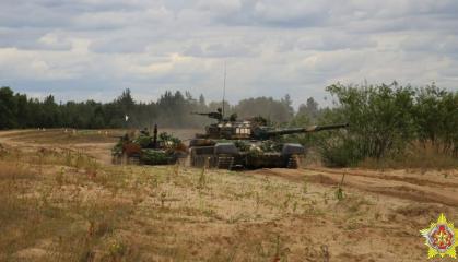 Мінськ вирішив потріпати нерви НАТО танковими навчаннями у 5 км від Сувальського коридору