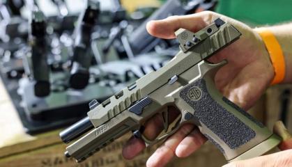 P320 провалив випробування на 1 бал з 10 та надто складний в усьому, але все ще був обраний для армії Швейцарії