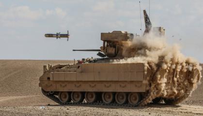 Аби підвищити бойові можливості БМП Bradley, крім зенітного дрона на неї інтегрують нові протитанкові ракети