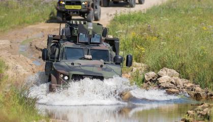 Oshkosh оскаржив рішення Пентагону та намагається зберегти контракт на 8,6 млрд доларів з виробництва бронеавтомобілів JLTV