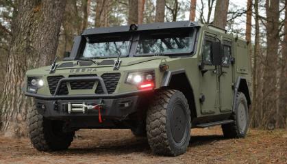 Для ЗСУ тепер можна замовляти український "Хамві" UAT.DESNA та покращений MRAP UAT.GYURZA-02 від "УкрАрмоТех"