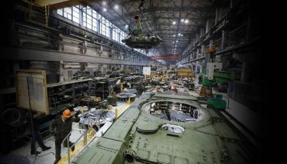 Кремль хоче перевести "Уралвагонзавод" на ремонт танків цілодобово, але не вистачає працівників